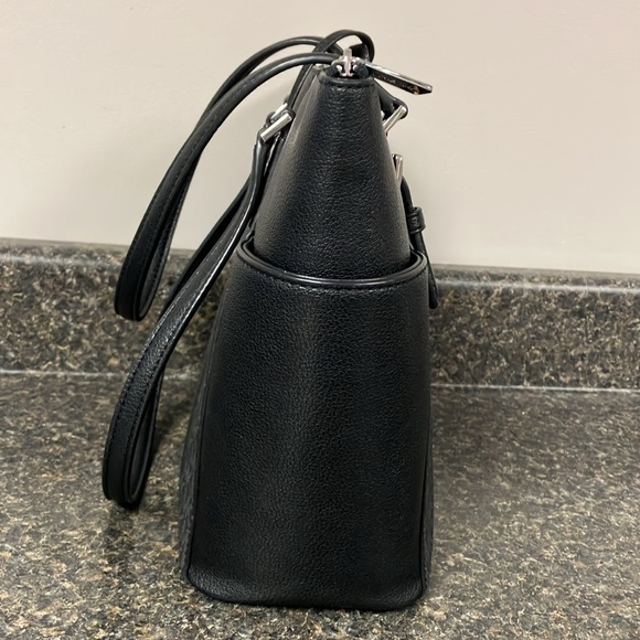 2/15  Michael Kors charlotte large tote black signature - Picture 5 of 16